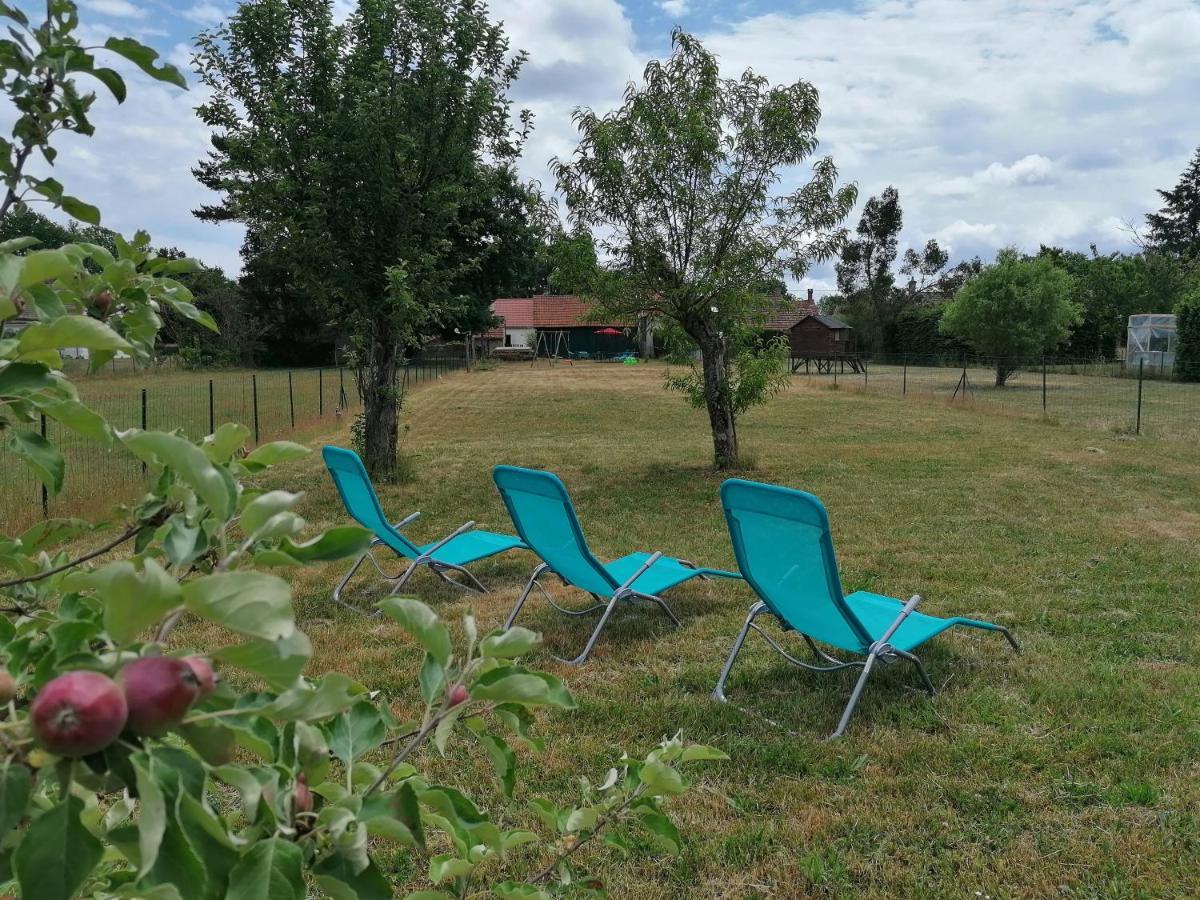 Le Cocoon D'Annabelle - Jolie Maison Avec Jeux Et Grand Jardin Pierrefitte-sur-Sauldre Luaran gambar