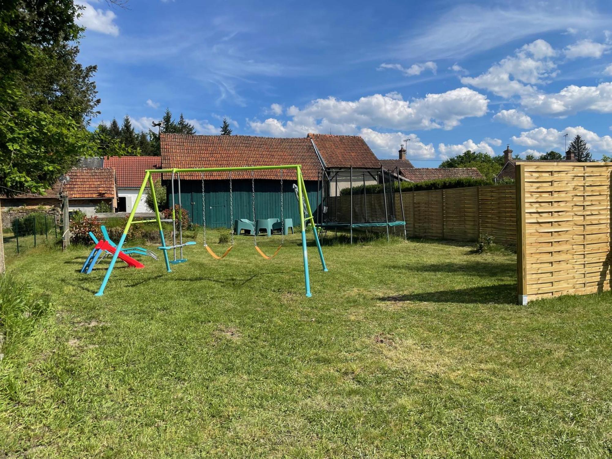 Le Cocoon D'Annabelle - Jolie Maison Avec Jeux Et Grand Jardin Pierrefitte-sur-Sauldre Luaran gambar