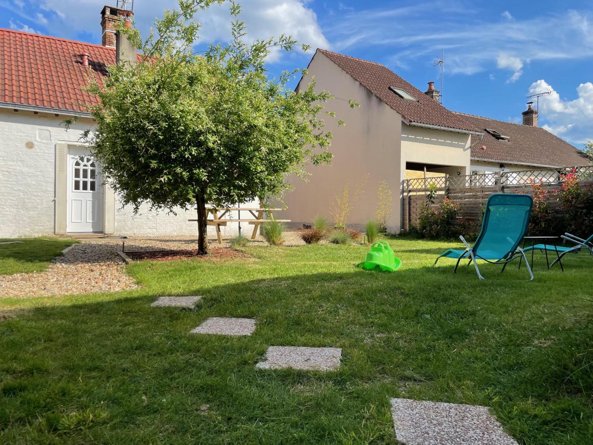 Le Cocoon D'Annabelle - Jolie Maison Avec Jeux Et Grand Jardin Pierrefitte-sur-Sauldre Luaran gambar