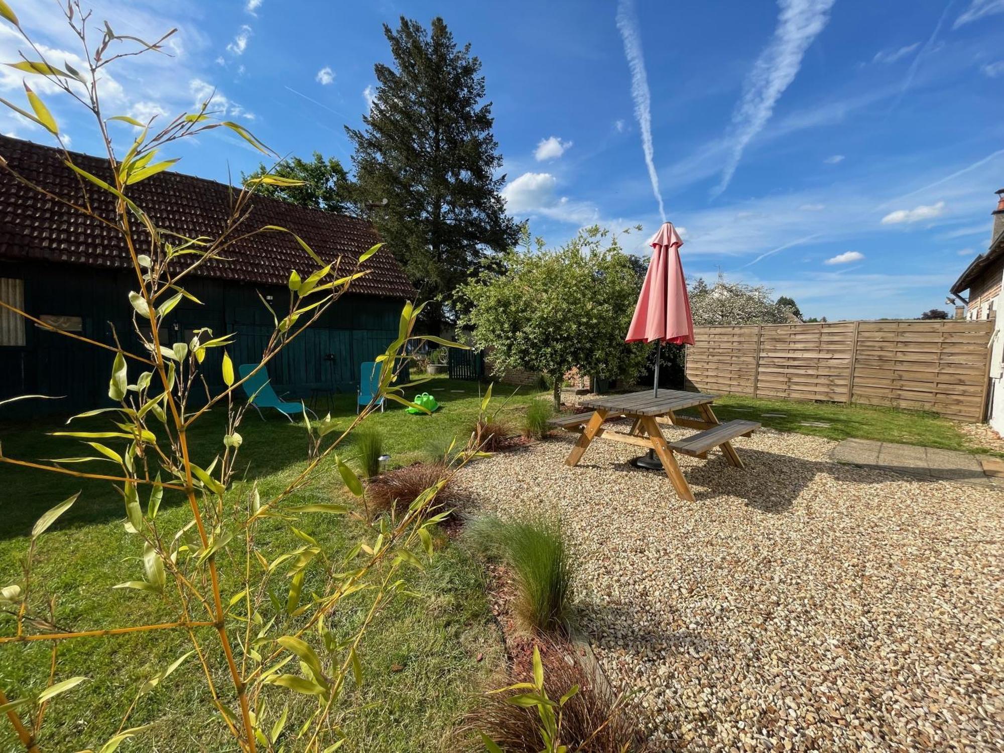 Le Cocoon D'Annabelle - Jolie Maison Avec Jeux Et Grand Jardin Pierrefitte-sur-Sauldre Luaran gambar
